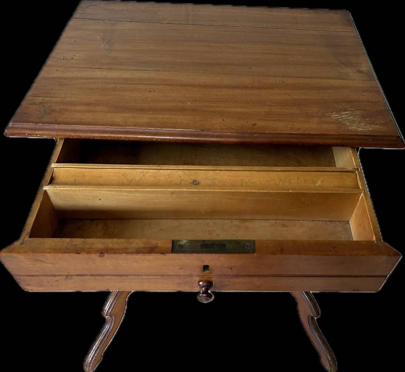 Tavoli: Table de couture Style Louis Philippe – Usato da Portalban venduto da Matteo-Fribourg 4