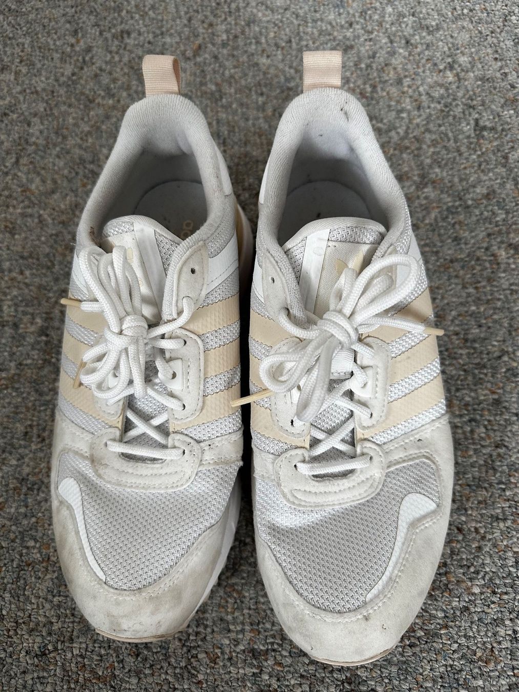 Adidas Chaussures femmes: Damen Adidas Schuh Gr. 39 – D'occasion à Wagenhausen par vintagesecondhand