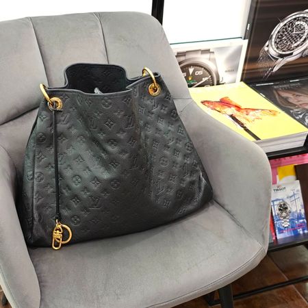 Sac porté Épaule Louis Vuitton Artsy MM Empreinte Navy