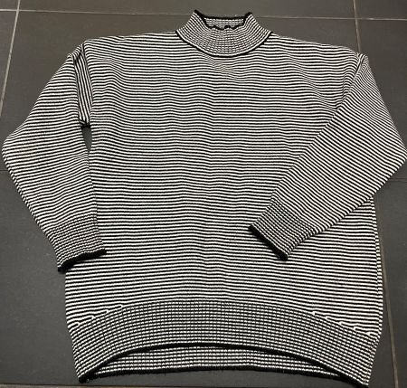 New beautiful sweater size S
