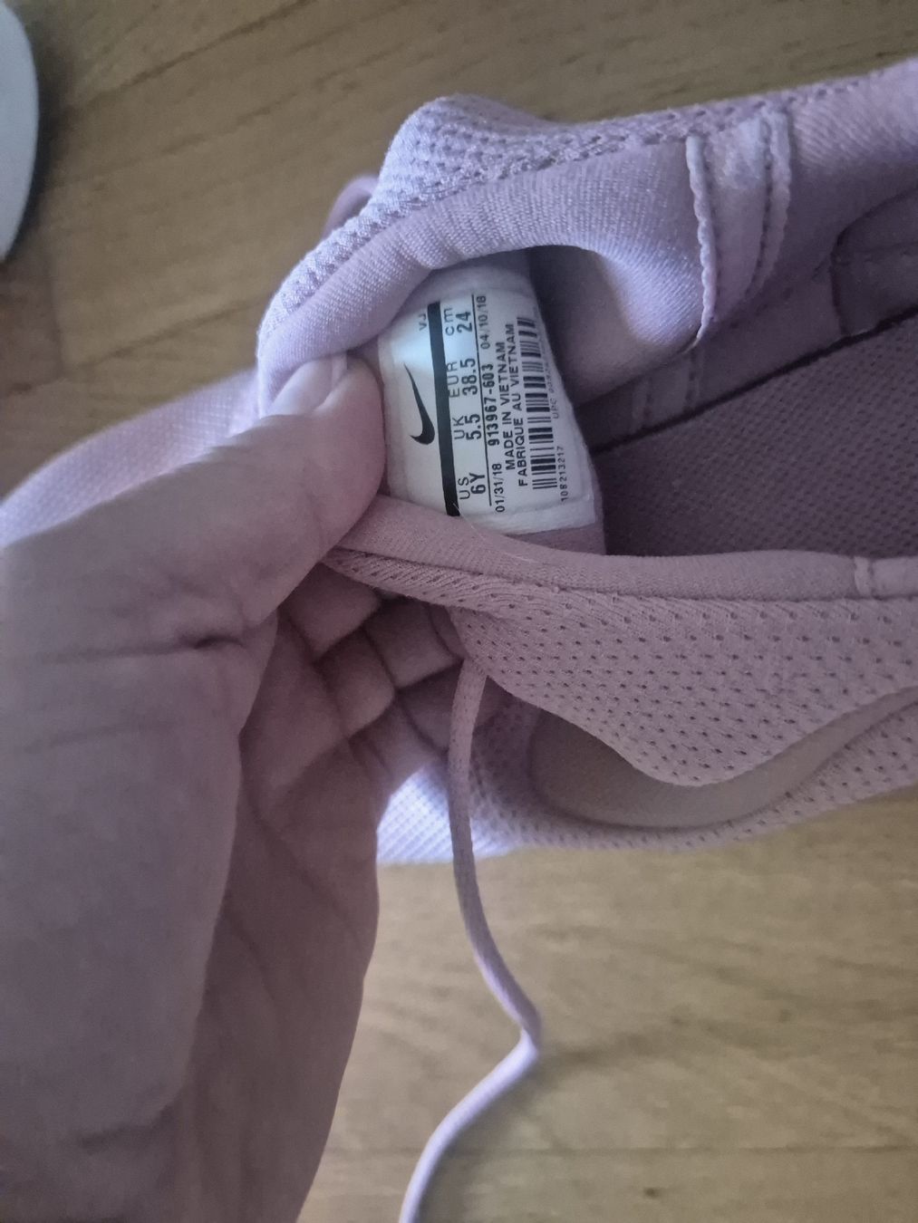 Nike Scarpe da donna: Nike, Lilac, Size 38.5, Light Use – Usato da Basel venduto da and_zvv7 2