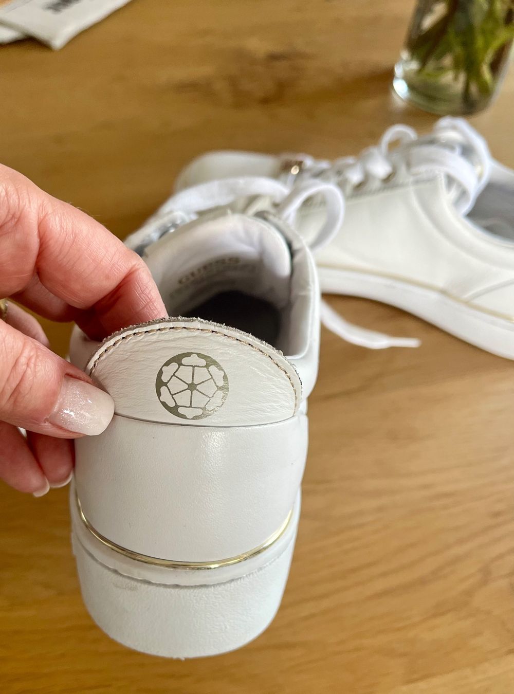 Guess Scarpe da donna: Guess Sneakers Grösse 38 – Usato da Moosleerau venduto da MiBan 2
