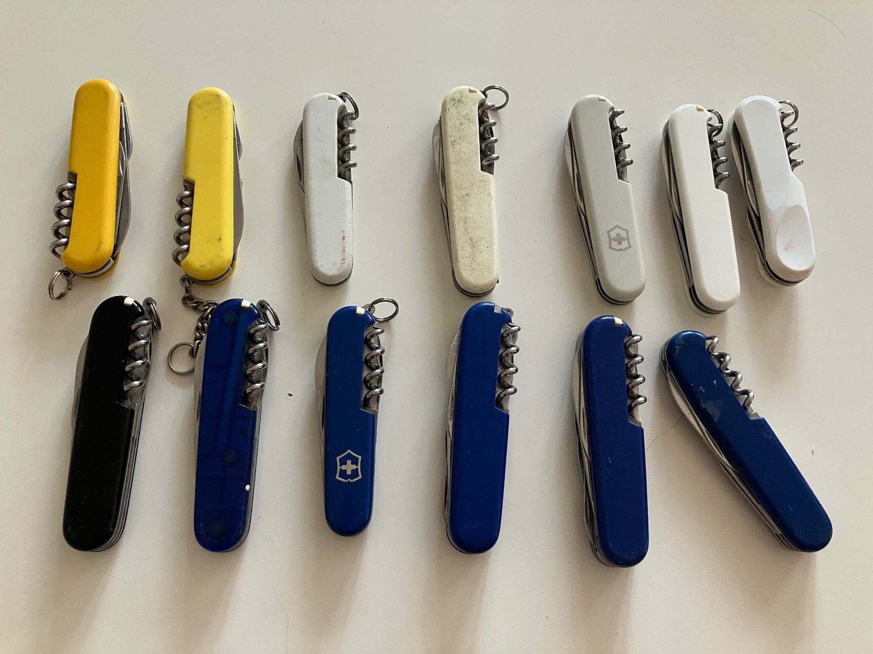 Victorinox Coltelli tascabile: Konvolut Schweizer Taschenmesser mit Werbung – Usato da Balterswil venduto da Erbsli77 1