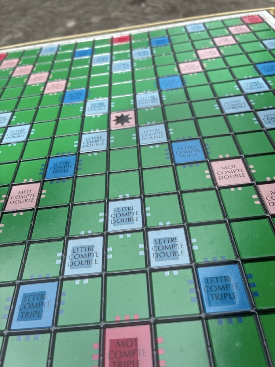 Giochi: Scrabble Luxe Édition avec minuteur électronique  – Nuovo (secondo la descrizione) da La Neuveville venduto da Canelle4 2