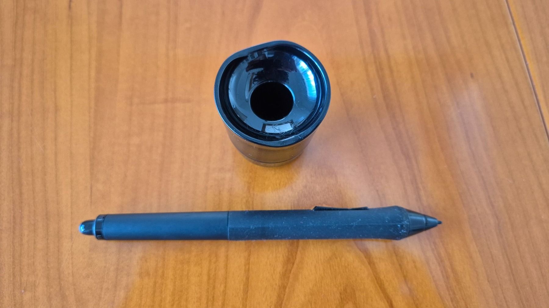 Wacom Tablet PC: Wacom Intuos 4 Medium Grafiktablet PTK-640 – Gebraucht aus Näfels von  5