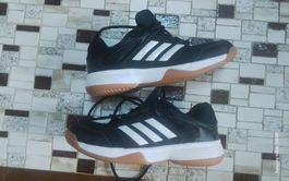 Neue Adidas Hallen Sport Schuhe Grösse 38-wie neu NP Fr. 60