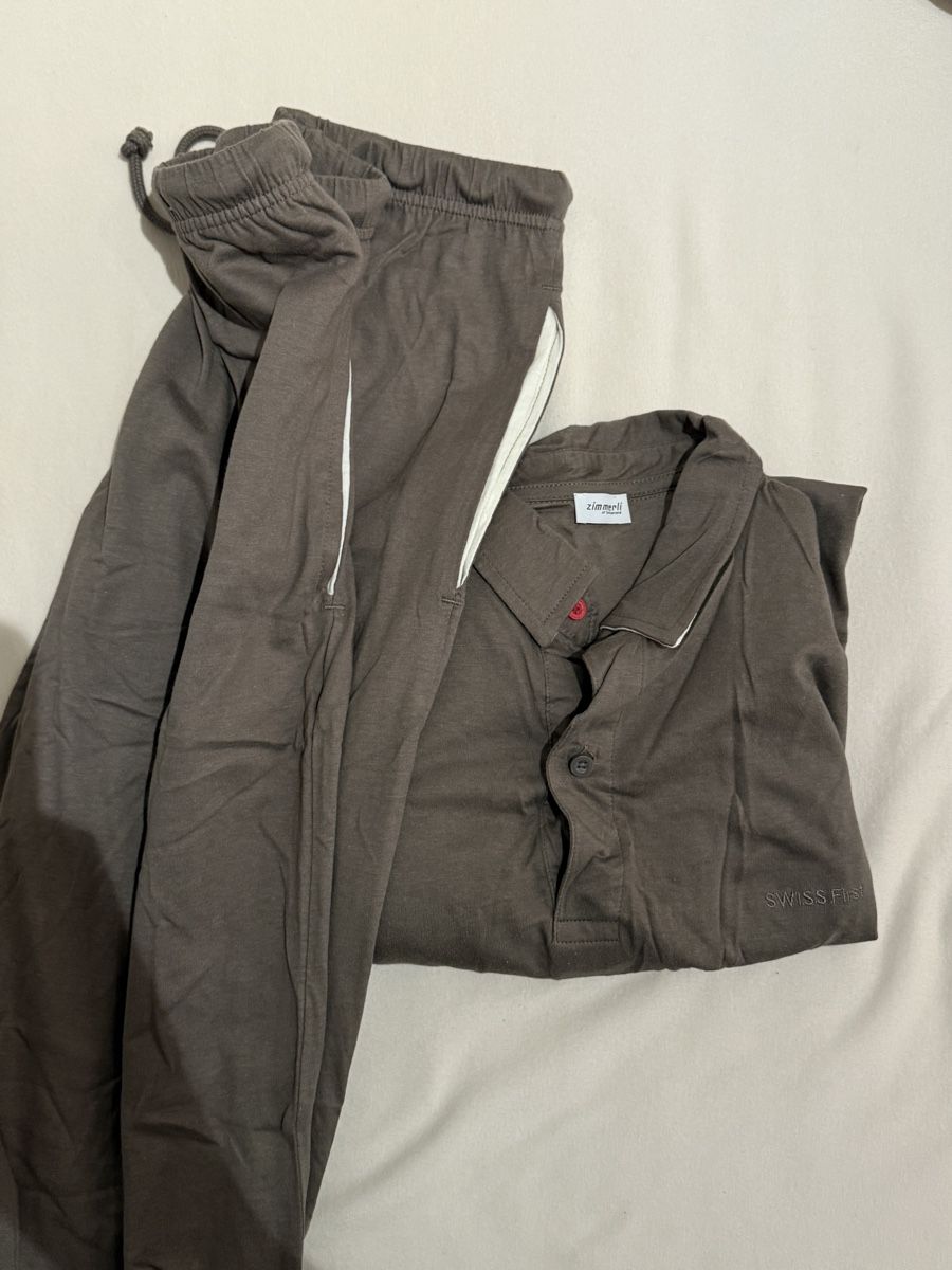 Zimmerli Pigiami: Zimmerli Pyjama Set, Gr. M, SWISS FIRST Class, älteres Model – Nuovo e nell'imballaggio originale da Bottmingen venduto da mat_77yv