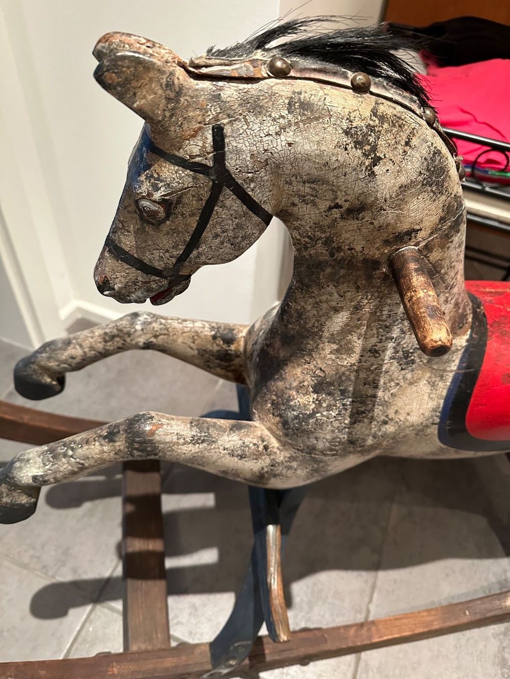 Giocattoli: Antikes Schaukelpferd restauriert – Usato da S. Antonino venduto da Swissbutler 6