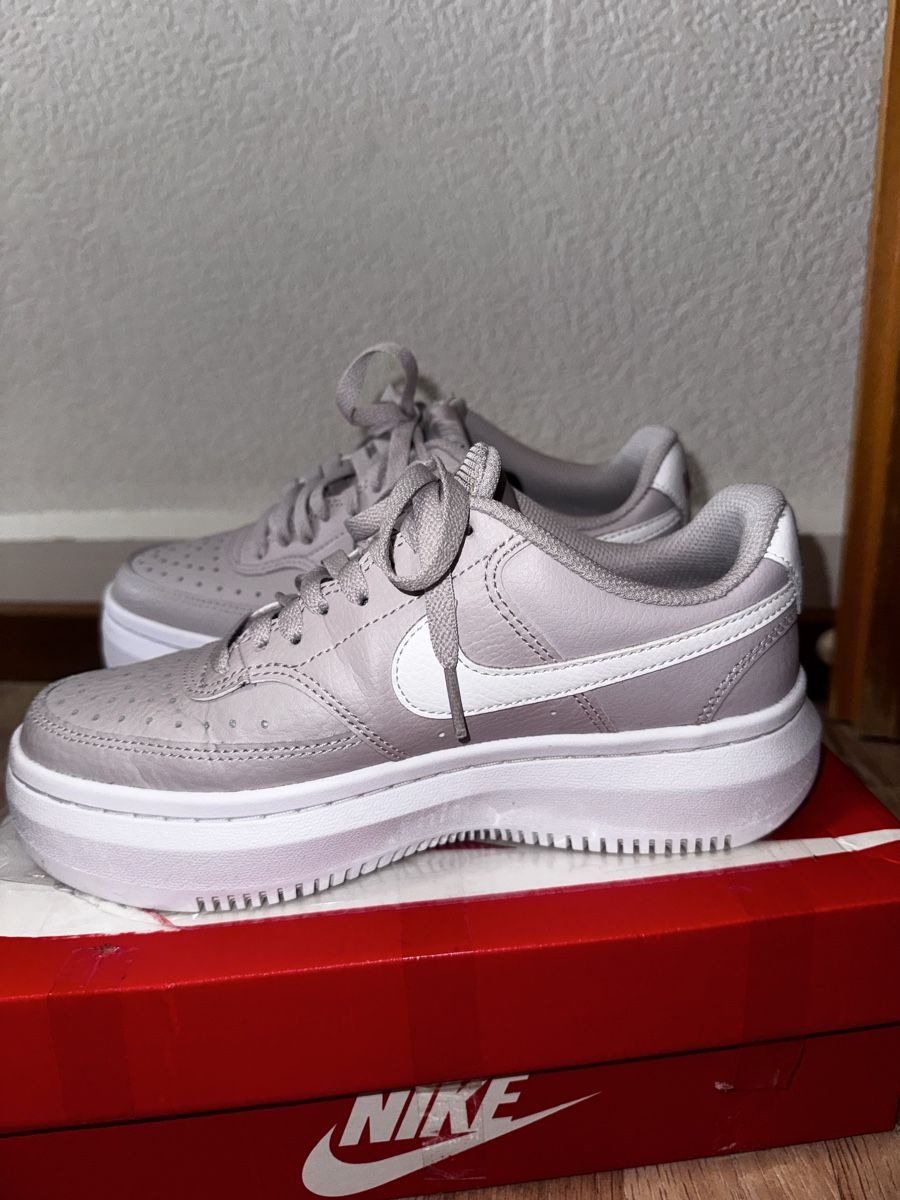 Nike Scarpe da donna: Nike Court Vision Alta LTR – Nuovo (secondo la descrizione) da Interlaken venduto da hel_bm2g 2