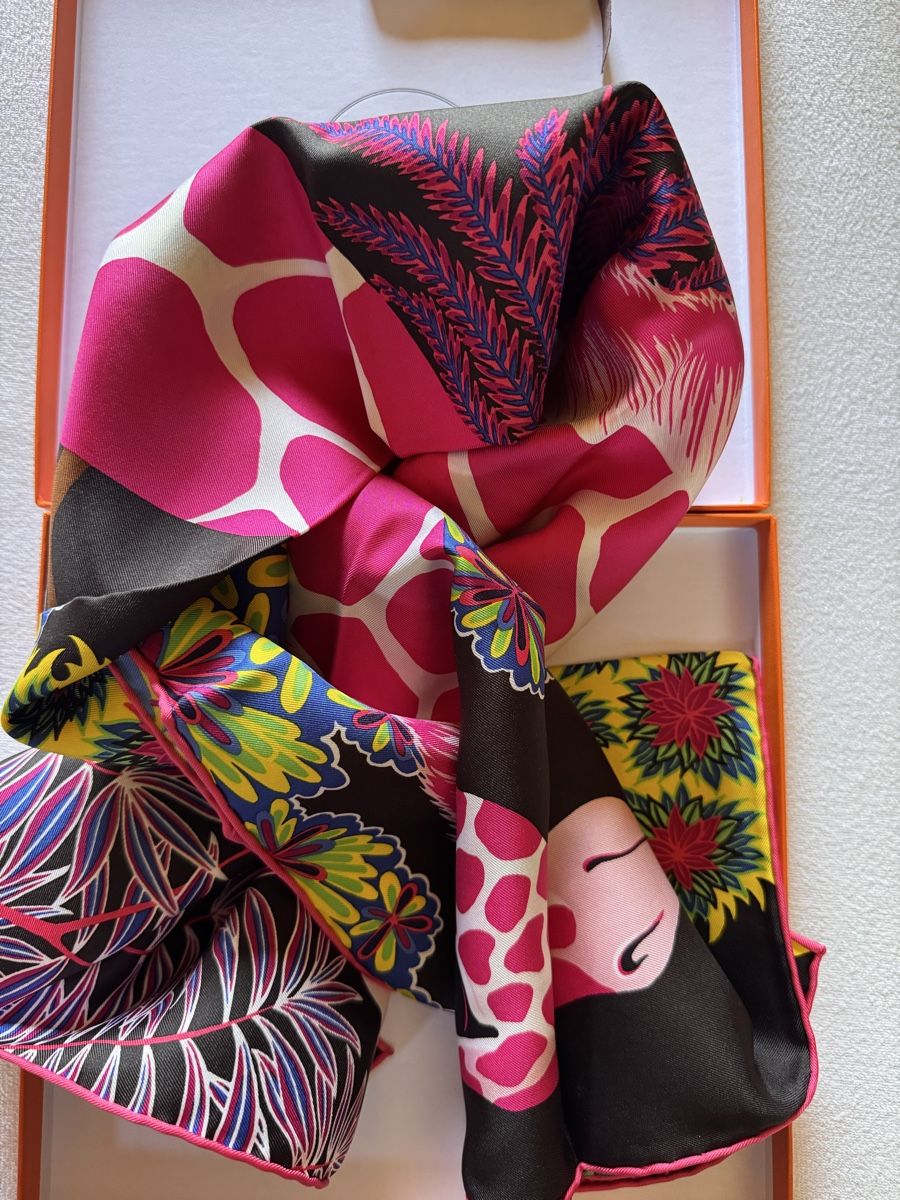 Hermès Foulard & Sciarpe: Hermès carré neuf The Theee Graces – Nuovo e nell'imballaggio originale da Genève venduto da Allisgood 8