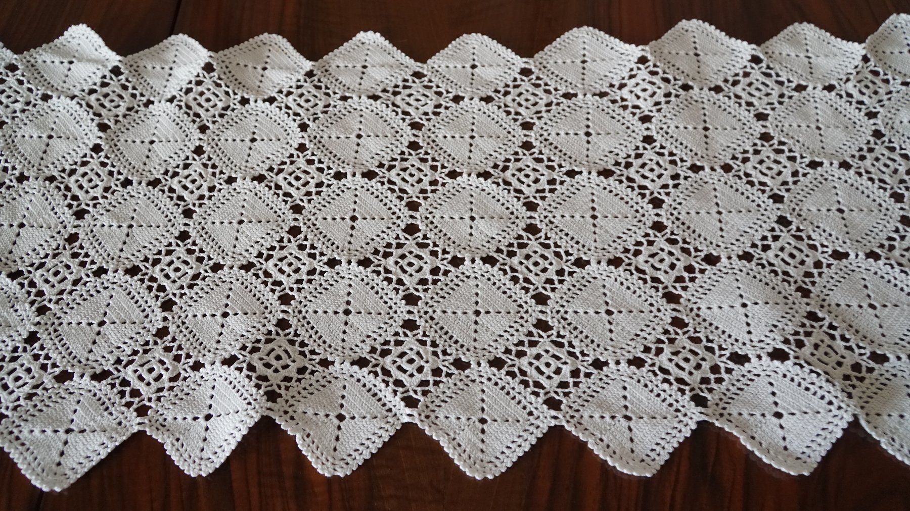 Altra biancheria da tavola: Deckeli Handarbeit 70x30cm – Usato da Bern venduto da Antikbatik