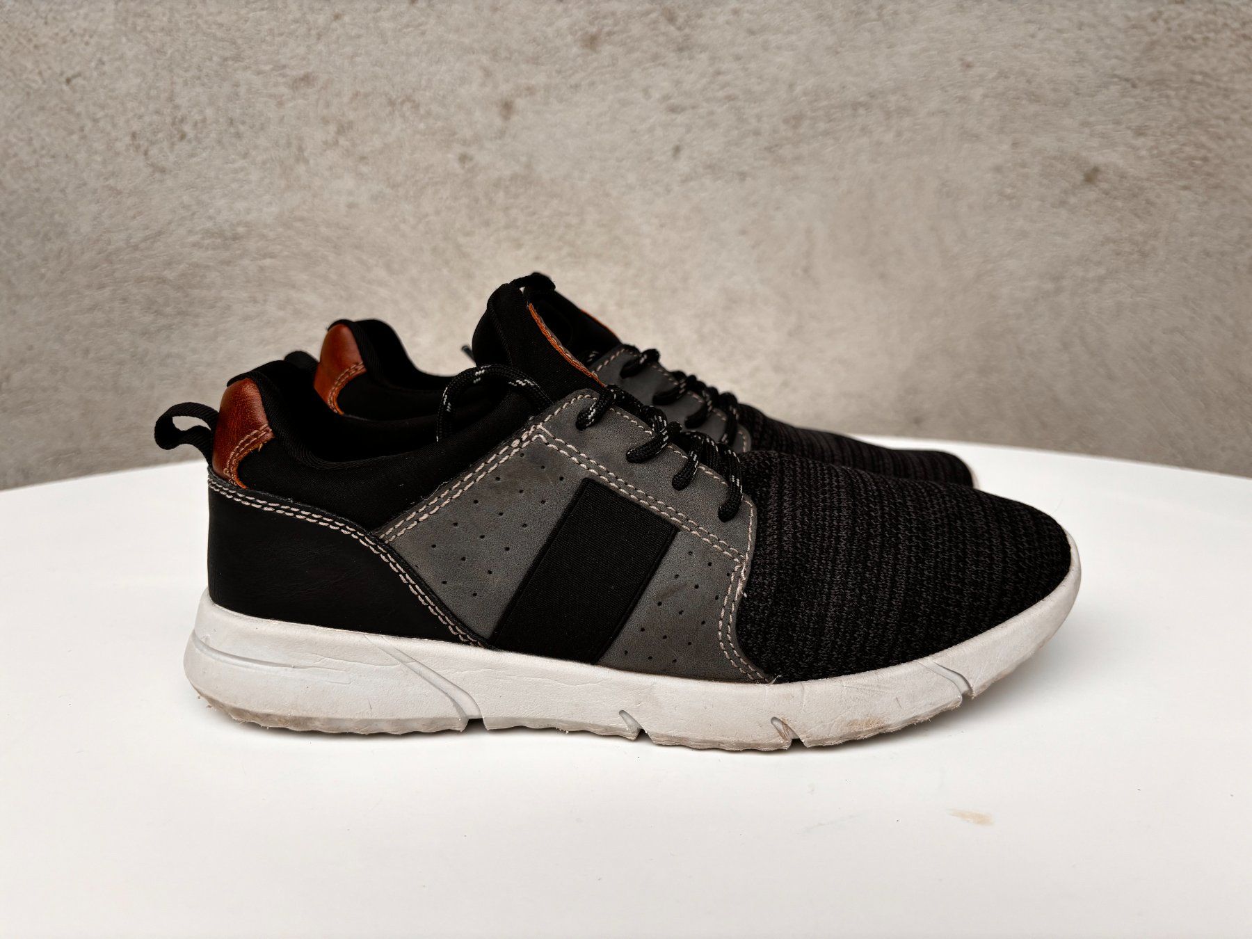Scarpe da uomo: Sneakers der Grösse 40 – Usato da St. Niklaus VS venduto da np8_lsg2