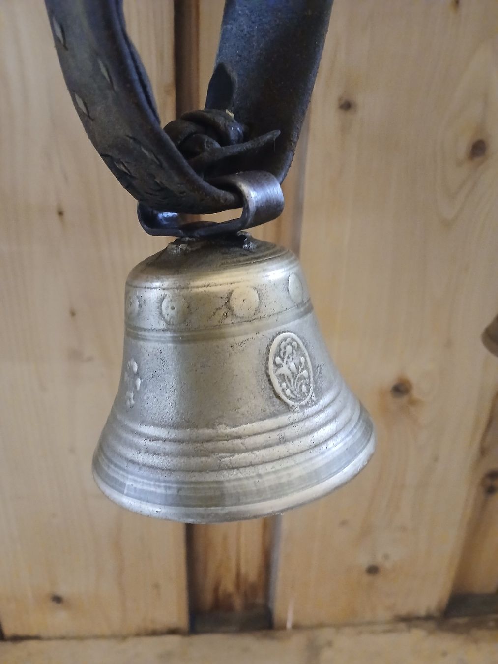 Glocken & Treicheln: 3 alte Glöggli – Gebraucht aus Guggisberg von dur-gug 5