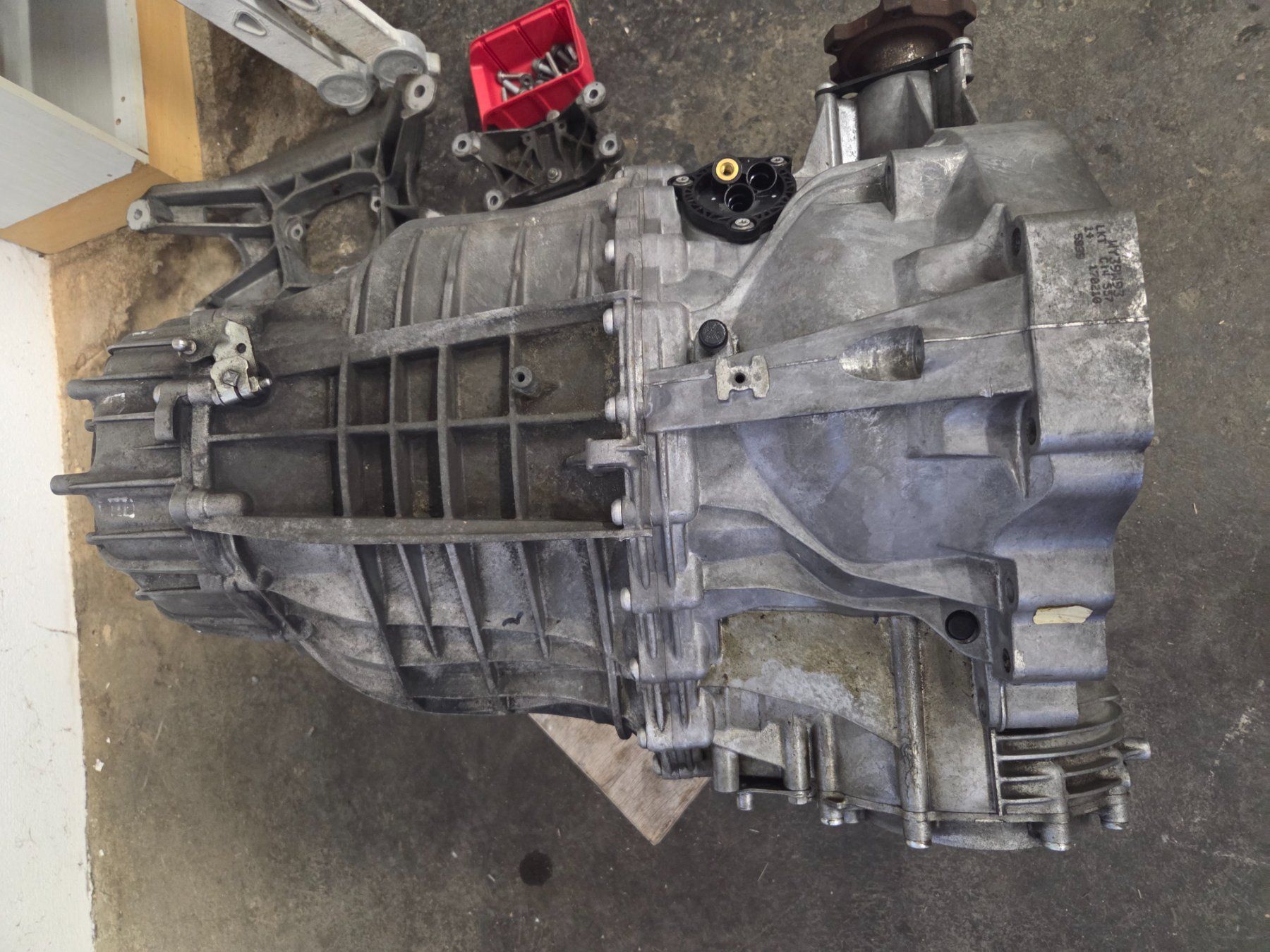 Alle Autoersatzteile: Defektes Audi A4 B8 Multitronic Getriebe LKT – Defekt aus Pieterlen von Mares1975