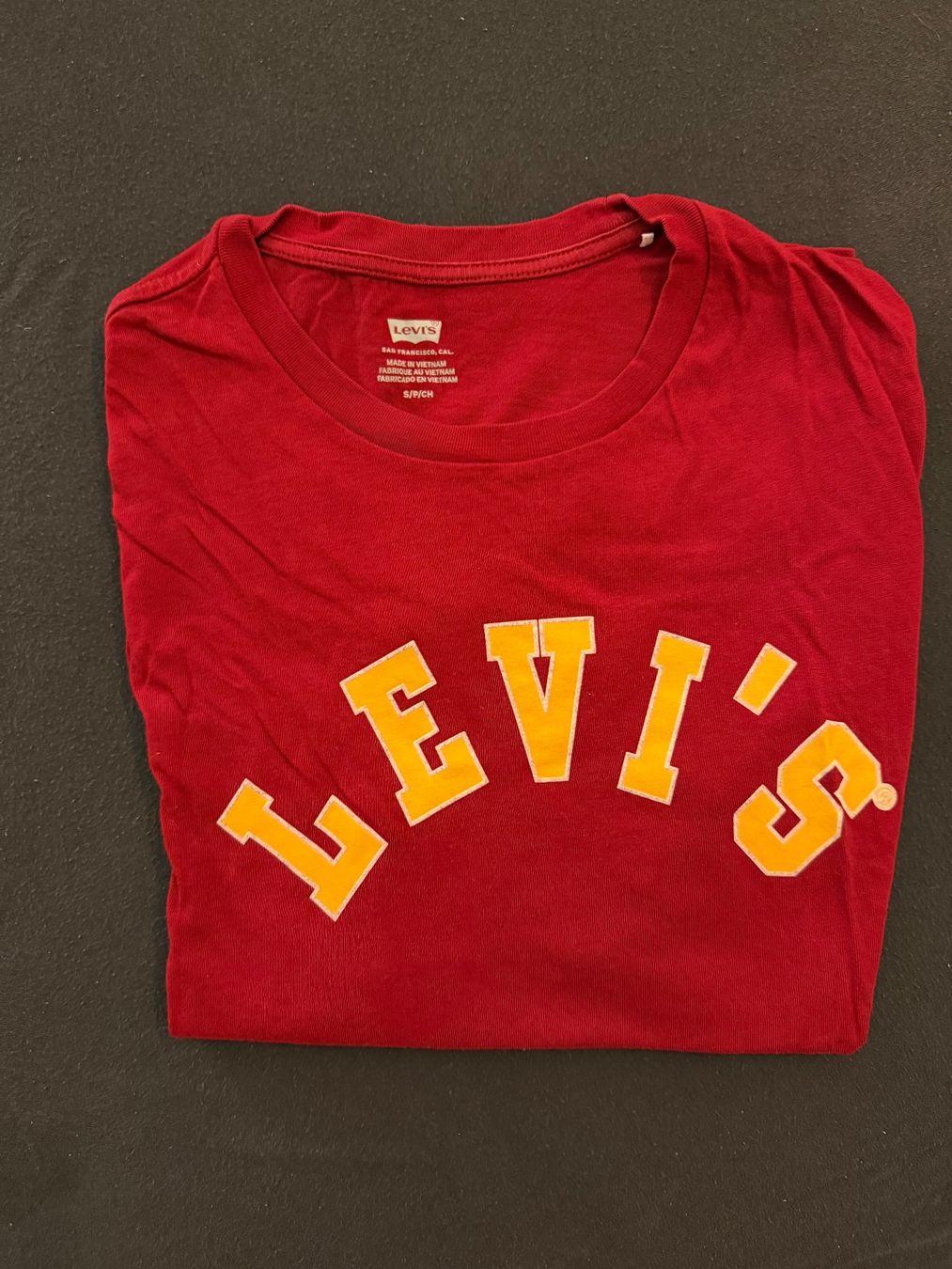 Levi's T-shirt: Levi's Men S T-Shirt – Usato da Uhwiesen venduto da joelgiger 1