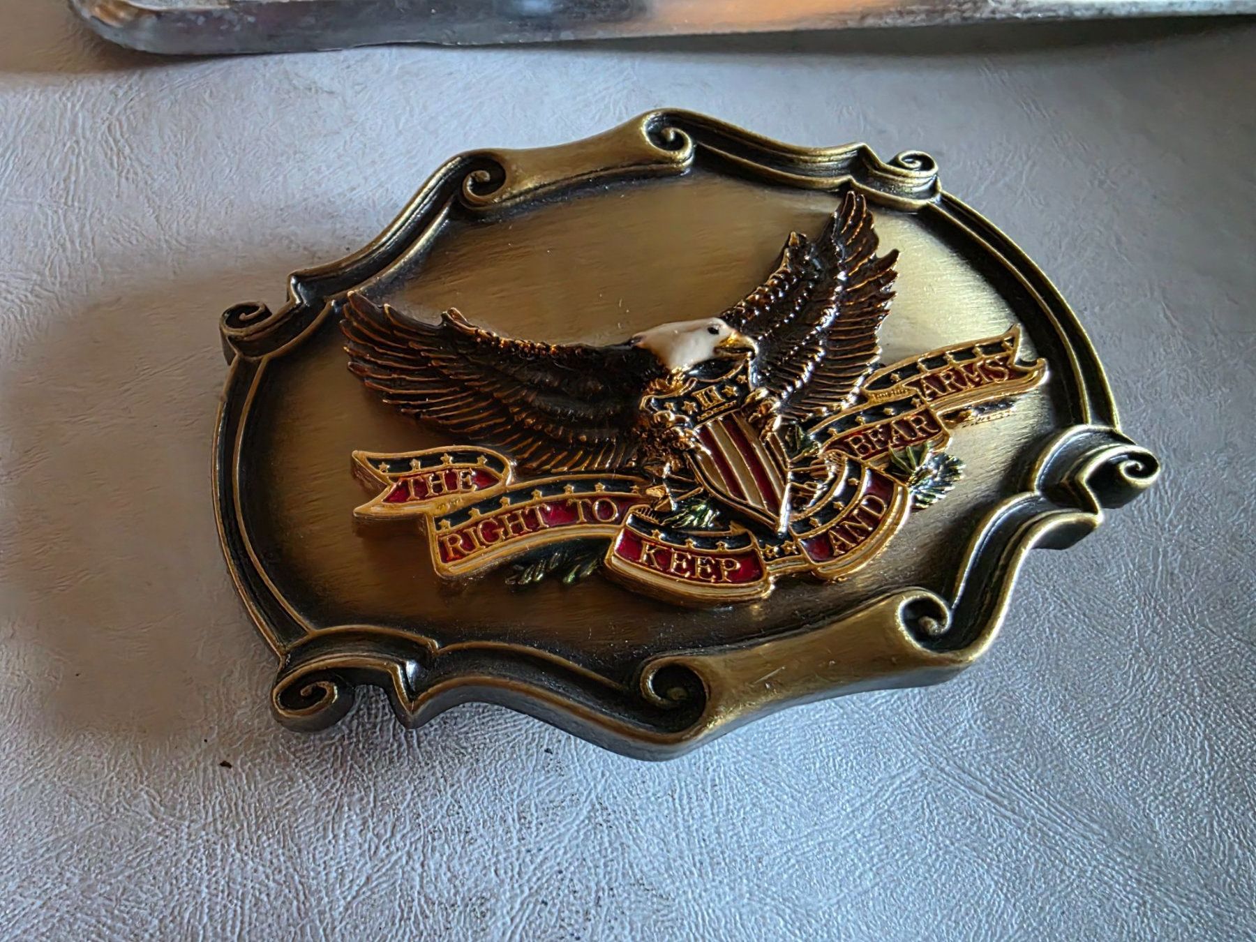 Fibbie per cinture: Gurt Gürtelschnalle American Eagle Pain Tree 1978 – Nuovo (secondo la descrizione) da Walterswil BE venduto da Lonitti