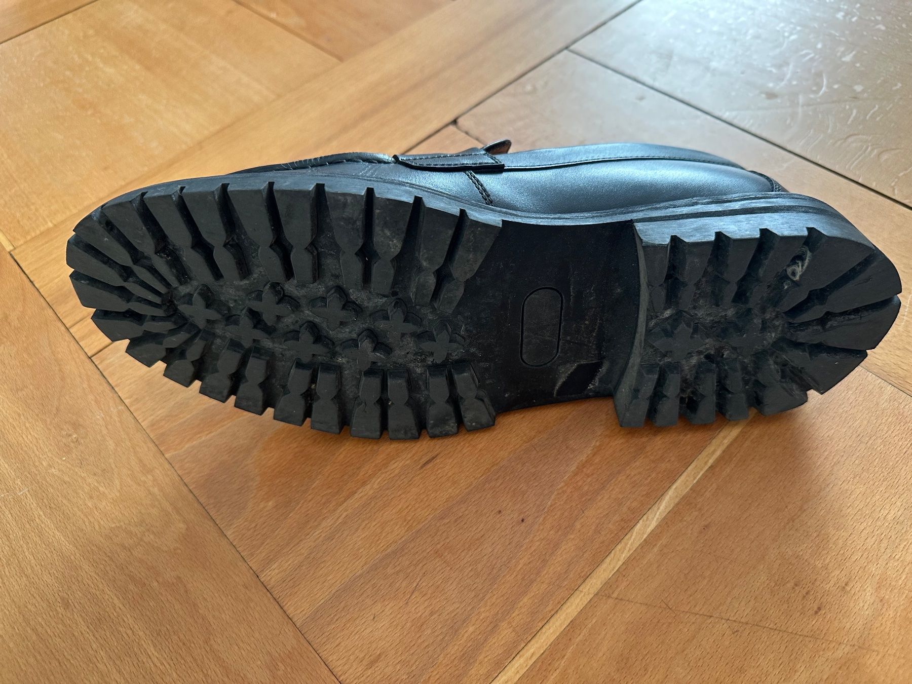 Chaussures hommes: Common Projects schwarze Leder Loafer mit Profilsohle Gr. 42 – D'occasion à Zürich par Michael_CK 3