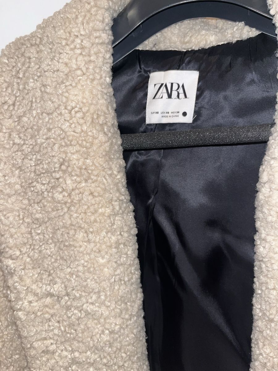 Zara Cappotti: Teddy Mantel von Zara – Usato da Zürich venduto da JB23JB 2
