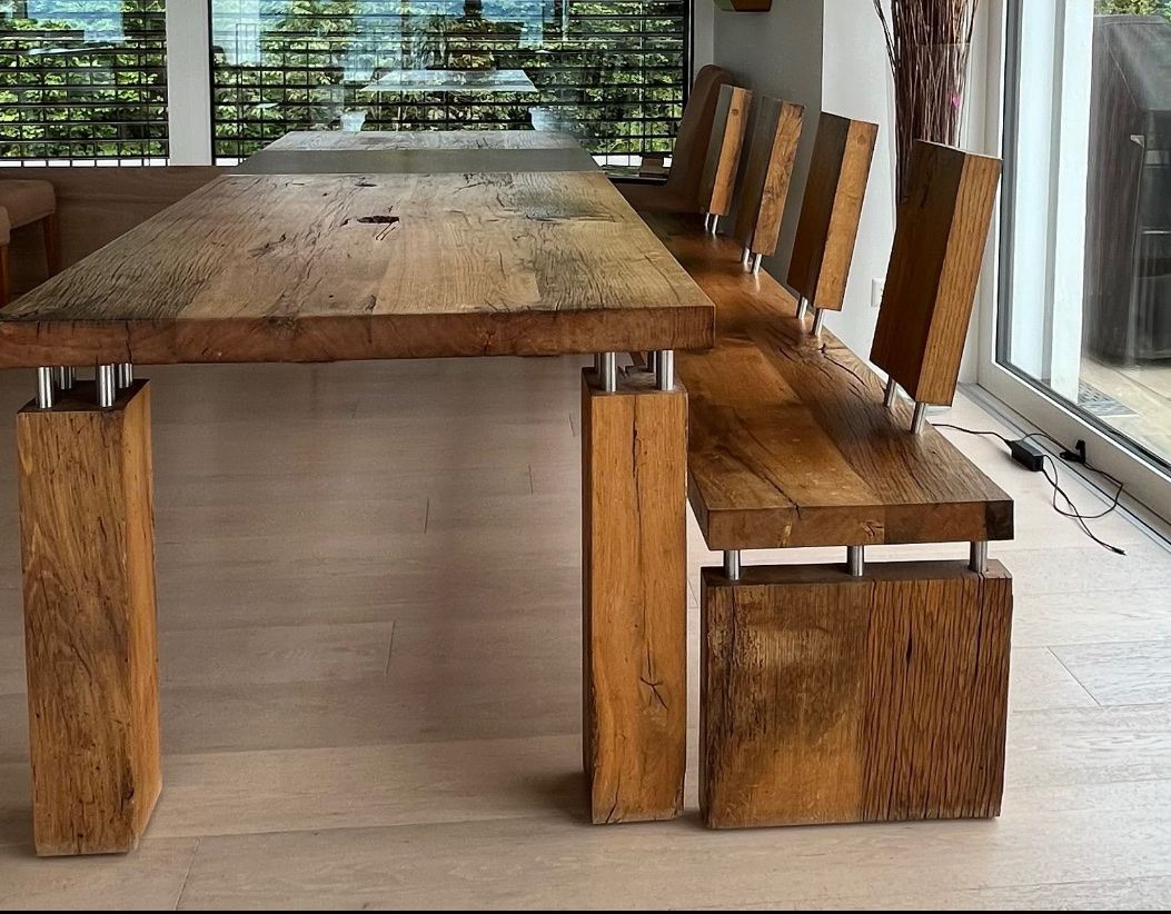 Articles en bois: Massiver Eichenholztisch mit Sitzbank&Design Elementen,Antik – D'occasion à Horgen par pj18