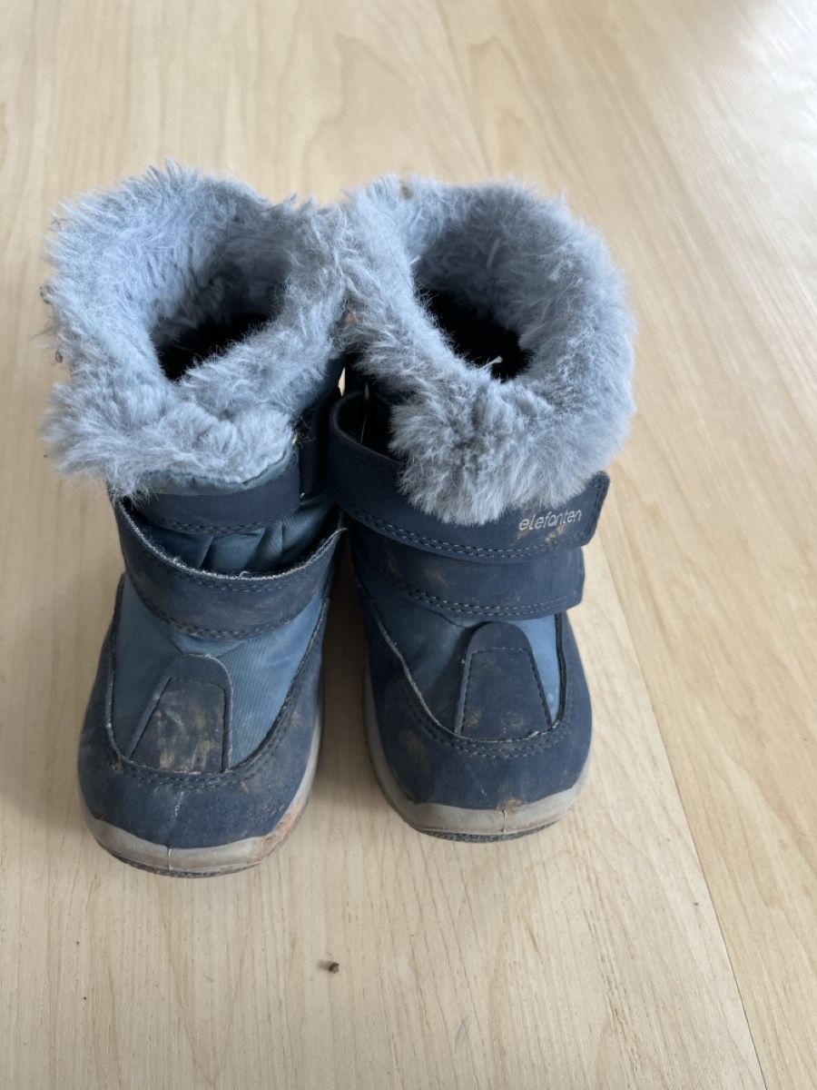 Scarpe per ragazzi: Schuhe Grösse 23 Elefanten – Usato da Herznach venduto da Leimsa