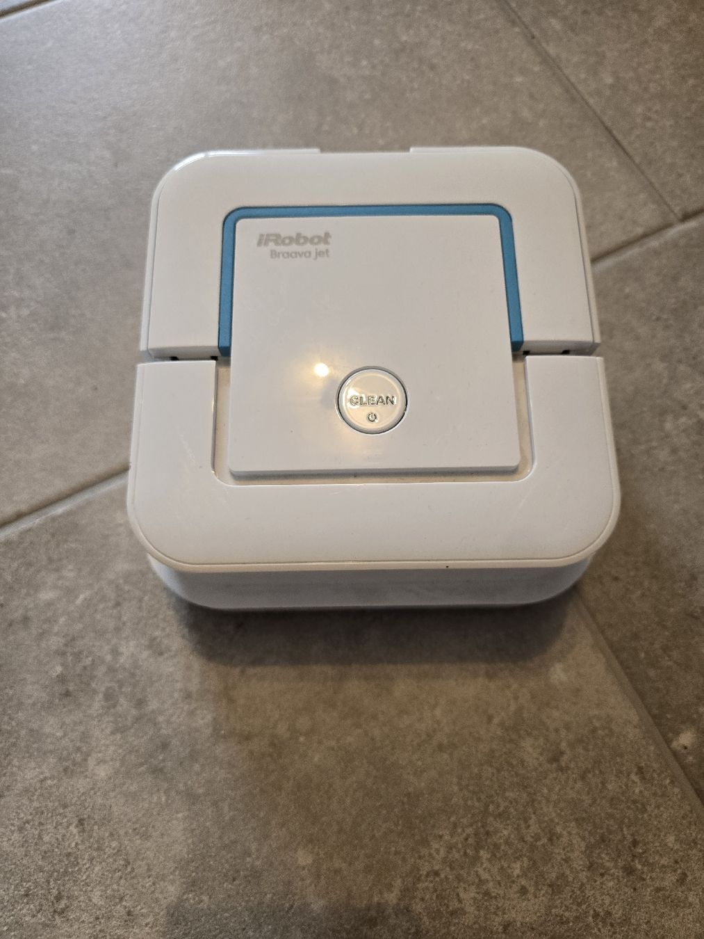 Irobot Aspirapolveri & Accessori: iRobot Braava jet – Difettoso da La Chaux-de-Fonds venduto da orelg
