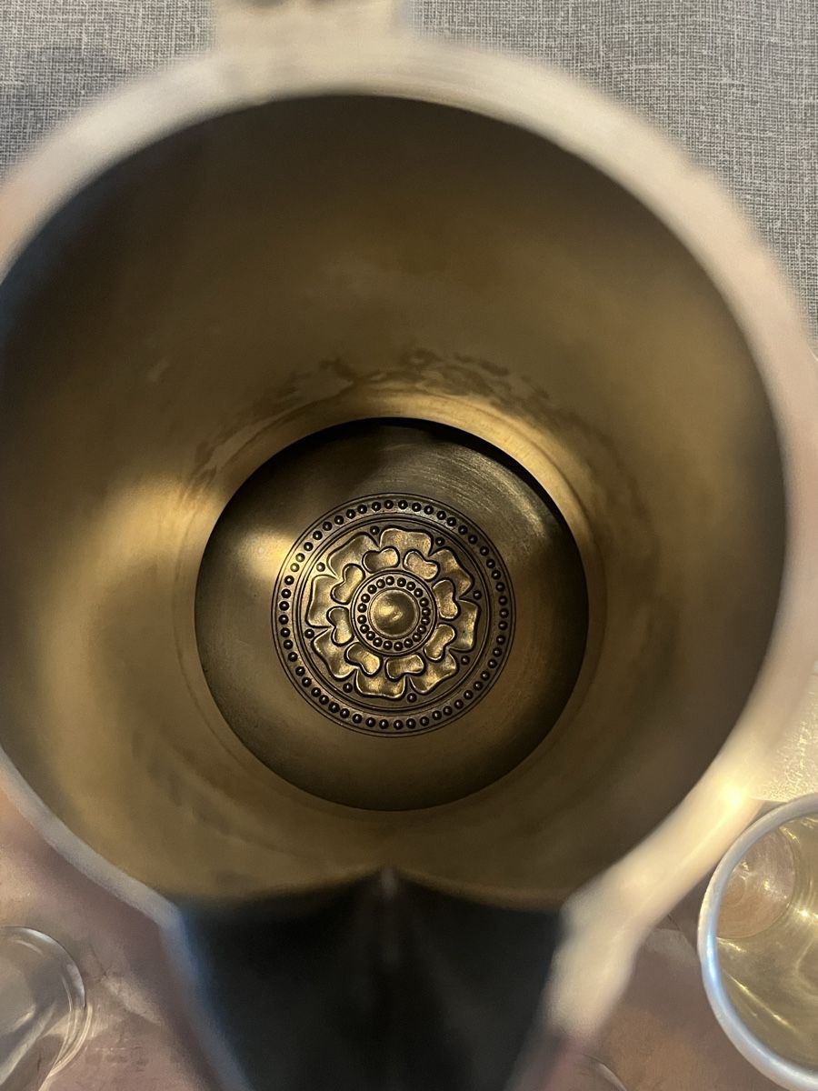 Sigg Set di piatti: Zinnkrug mit 6 Becher und Tableau – Usato da Boniswil venduto da escorpio 3