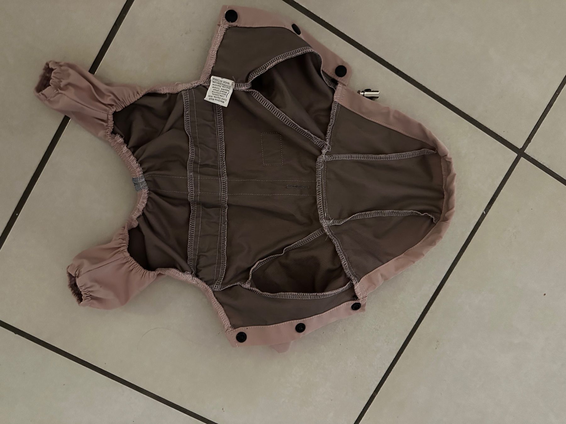 Bekleidung: Regenjacke für Hunde – Gebraucht aus Alpnach Dorf von ljusja 1