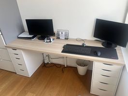 Schreibtisch von Ikea