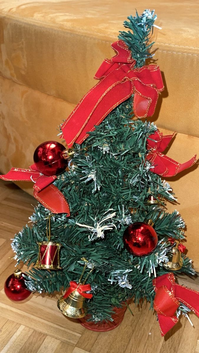 Tutte le decorazioni: Dekoriertes Weihnachtsbäumchen – Usato da Schönenbuch venduto da Charlie62 1
