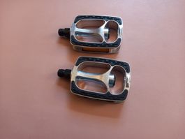 Fahrradpedale aus Aluminium - Pédales de vélo en aluminium