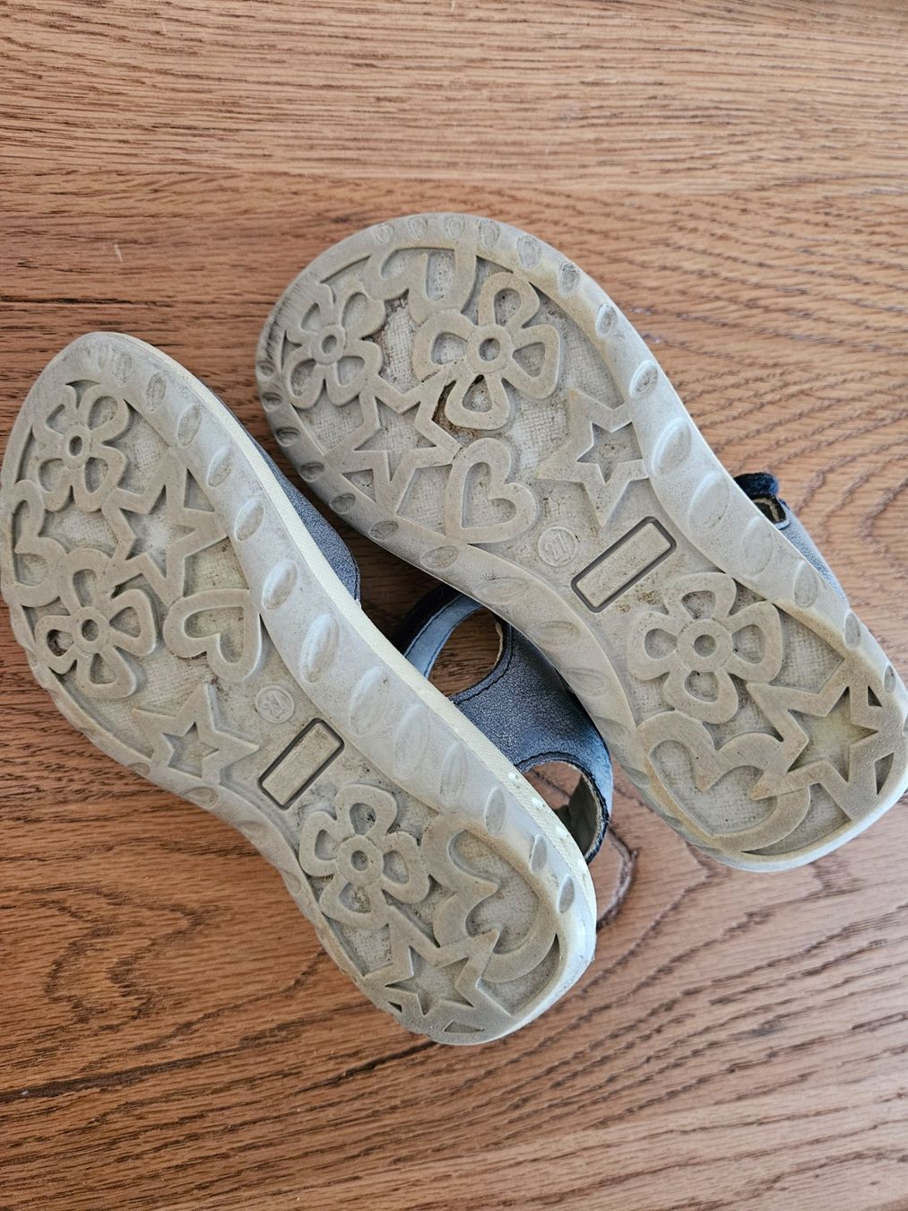 Scarpe per ragazze: Sandalen in blau/silber, Grösse 28 – Usato da Luzern venduto da Livlivliv 2