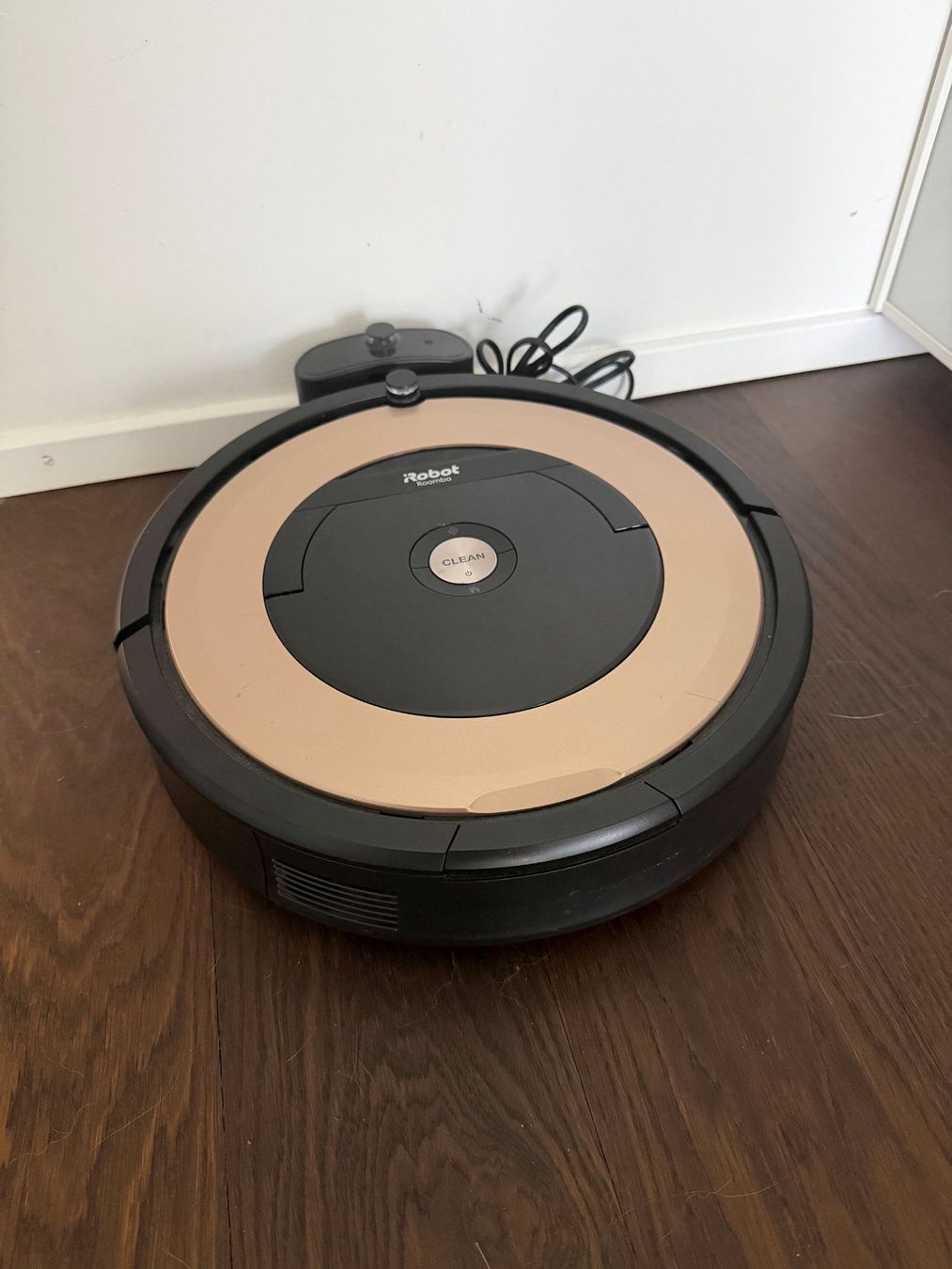 Irobot Aspirateurs & Accessoires: iRobot Roomba 865 Saugroboter – D'occasion à Allenwinden par Zuger89