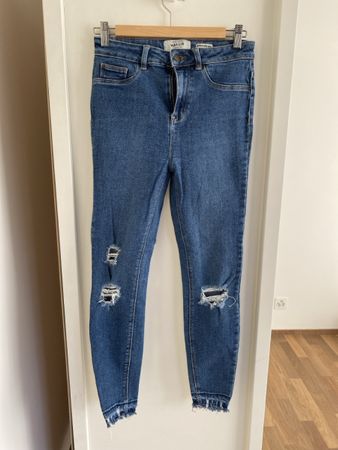 Coole Destroyed Jeans von New Look Gr. 38
