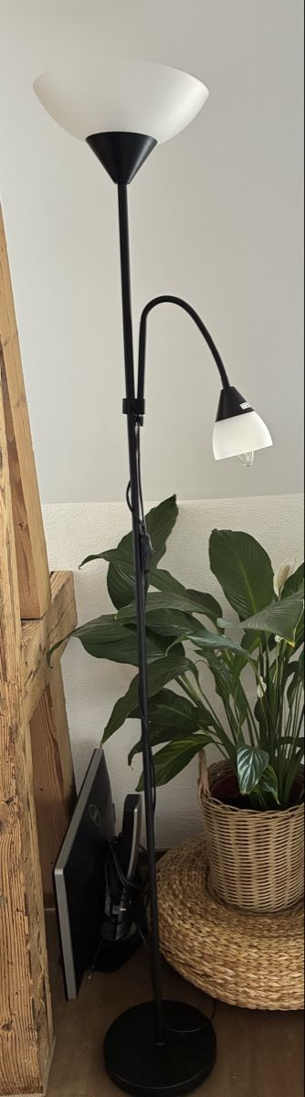 Ikea Lampen: Floor Lamp with Reading Light - Great Condition! – Gebraucht aus Zürich von frn_8fvg