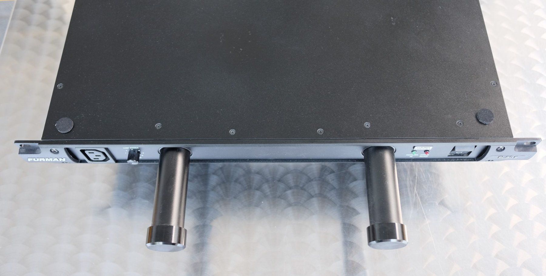 Alimentazione elettrica: Furman PL-8C E Racknetzverteiler und Netzfilter – Usato da Basel venduto da PondstreetStudios 2