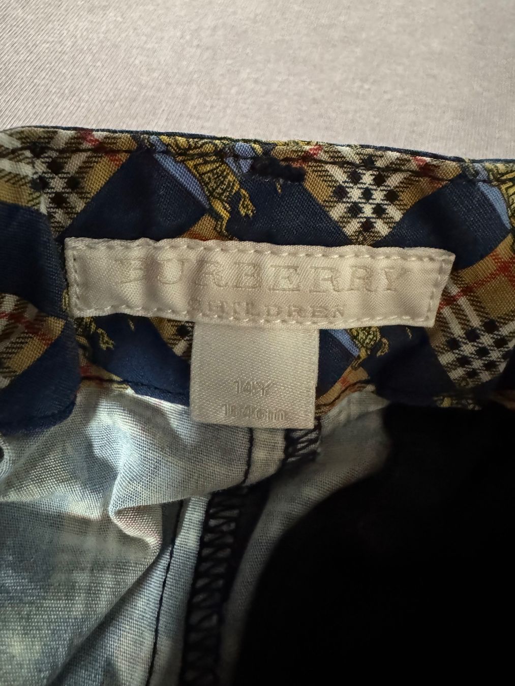 Burberry Pantaloni: Burberry Hose – Nuovo (secondo la descrizione) da Wollerau venduto da Marion_Jarno 3