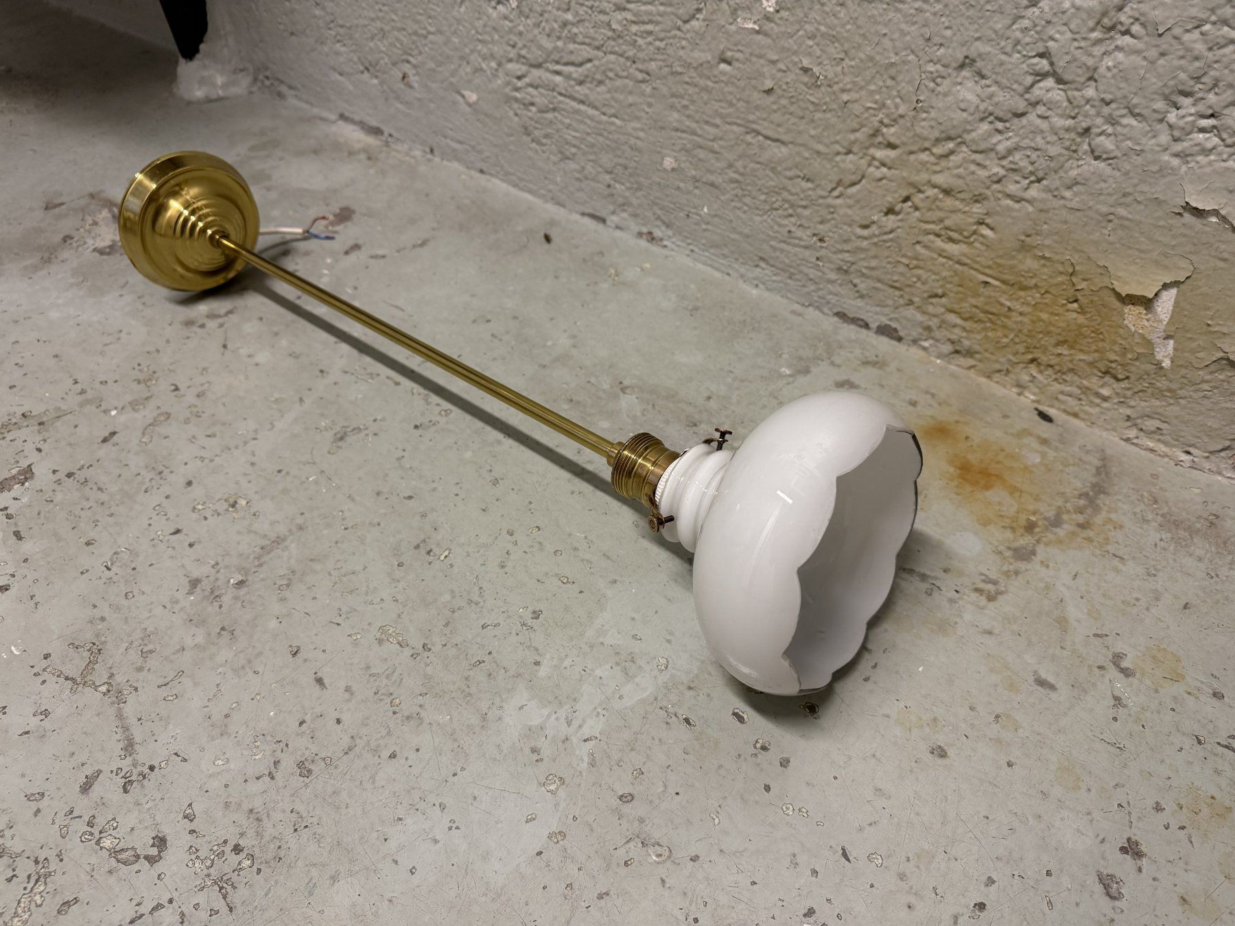 Lampadari & plafoniere: Original Jugendstil Pendelleuchte Messing Opalglas – Usato da Basel venduto da Roberto002