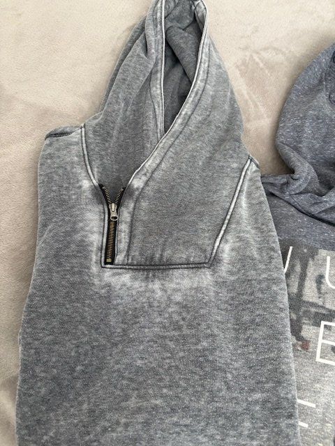 Pullover & Sweatshirts: 2x Kapuzenpulli XL/XXL – Gebraucht aus Würenlingen von Delfinli1 1