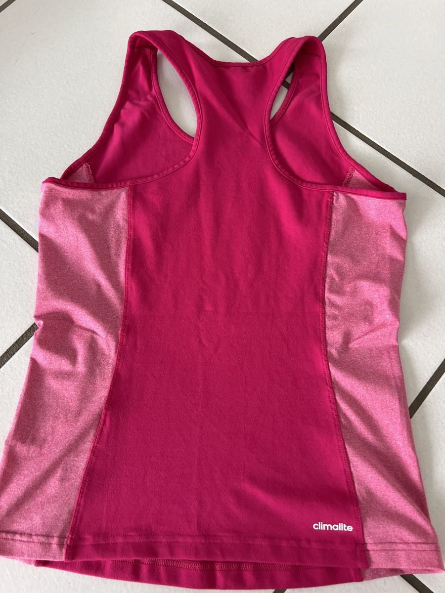 Adidas Top: Shirt – Usato da Oberuzwil venduto da DanaB01 3