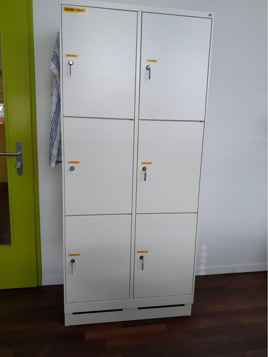 Schränke: 3er Schliessfachschrank Evolo Plus – Gebraucht aus Münchenbuchsee von Schwedenfan