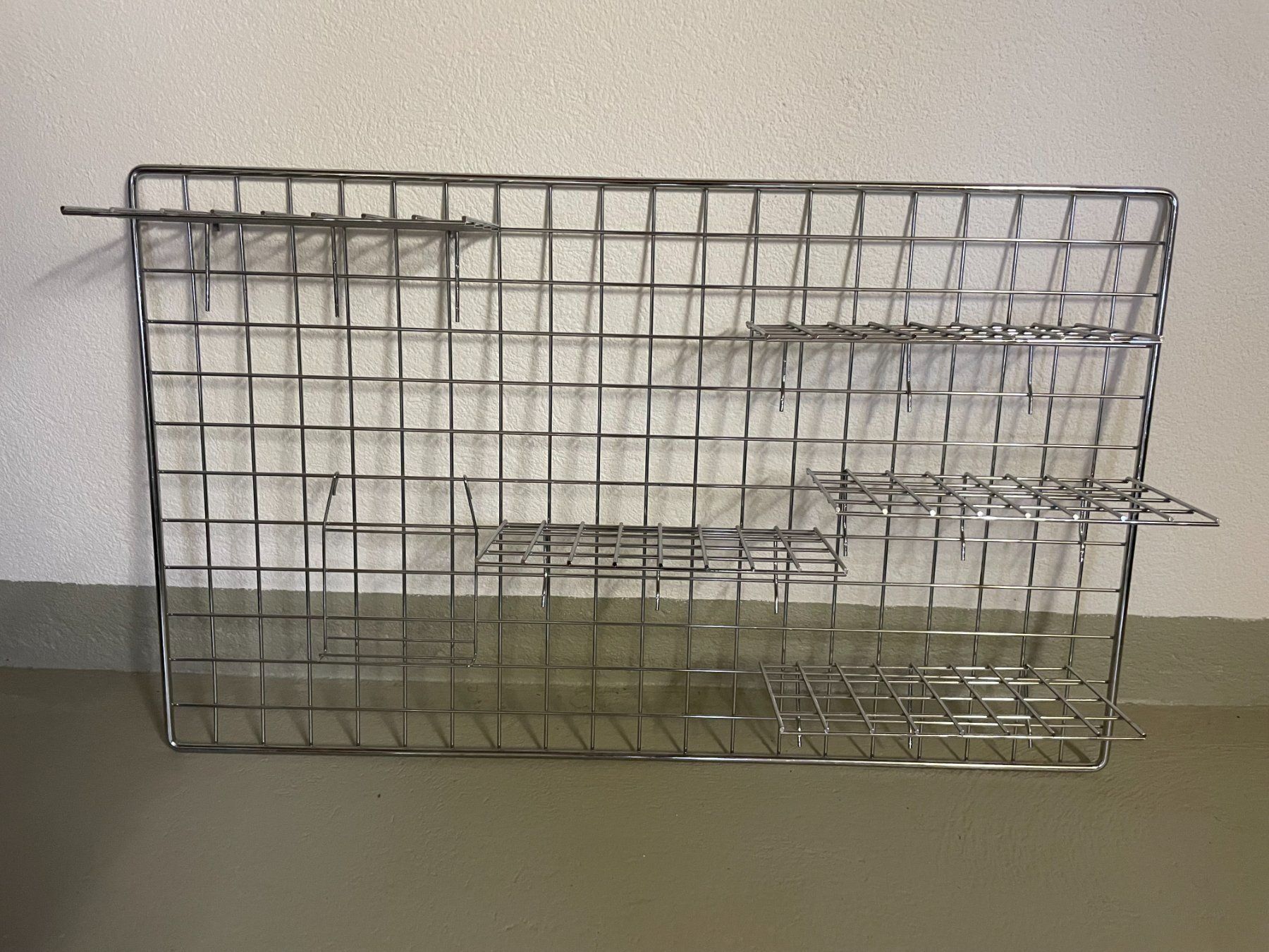 Gitter & Roste: Ladenausstattung  Wandgitter – Gebraucht aus Sins von Vidu2