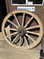 Altes Wagenrad, mit 100 cm, Eiche, sehr schwer.