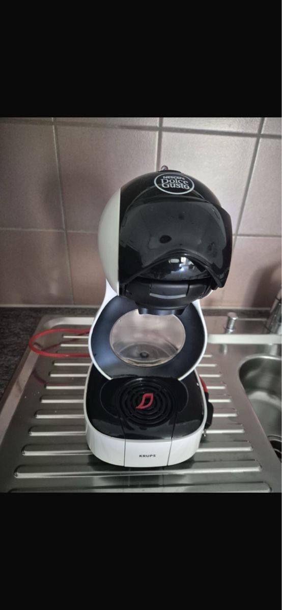 Nescafé Kaffeemaschinen & Espressomaschinen: Dolce Gusto Kaffeemaschine gebraucht – Gebraucht aus Dallenwil von ZundappFamel1989