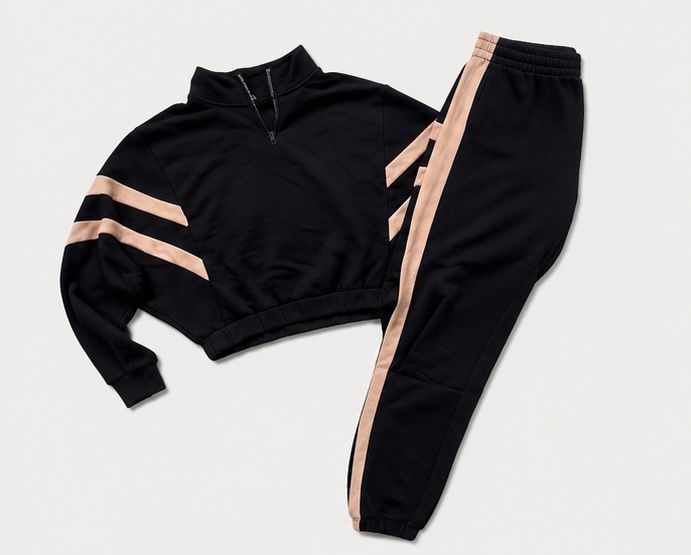 Tezenis Kleiderpakete: Tezenis Damen Jogginganzug 2-Teiler – Gebraucht aus La Punt Chamues-ch von yara.mueller