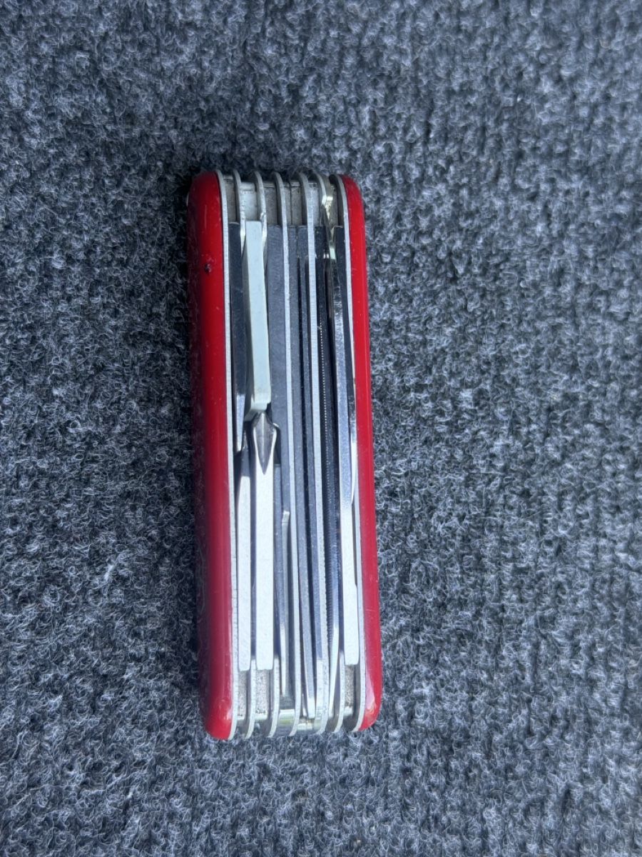 Victorinox Coltelli tascabile: Victorinox Officier Suisse  – Usato da Schlieren venduto da Luxury.Time 4