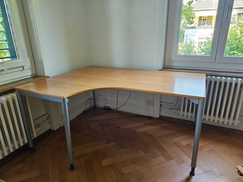 Ikea Bureaux: Bürotisch - 160cm – D'occasion à Lenzburg par lea0191
