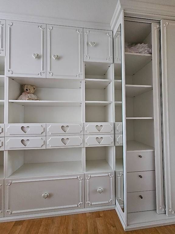 Cassettiere: Möbel Kinderzimmer Weiss Wunderschön  – Usato da Cham venduto da alaputova 2