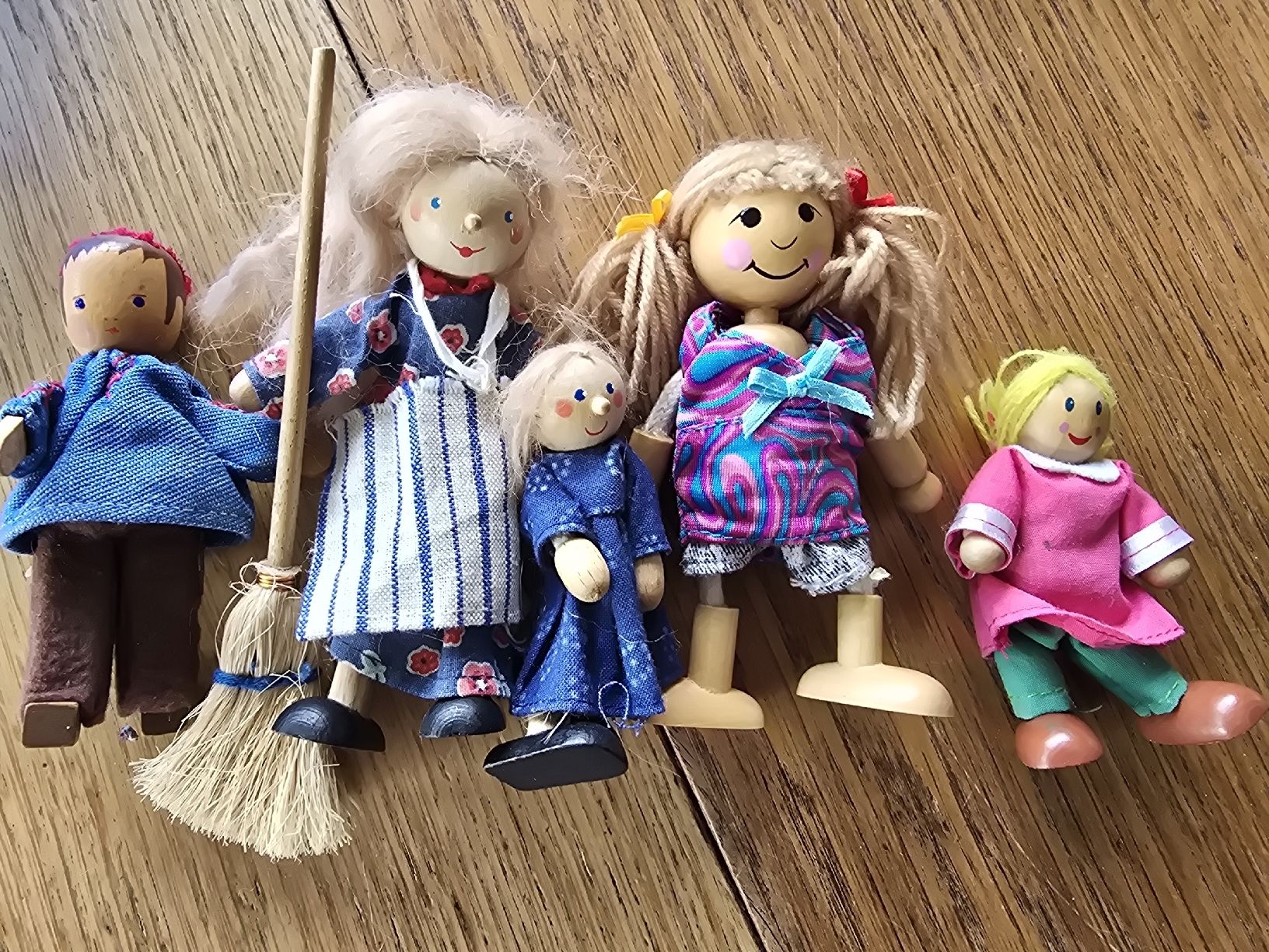Maisons & Meubles de poupées:  Puppenstubenfamilie – D'occasion à Hedingen par mickway