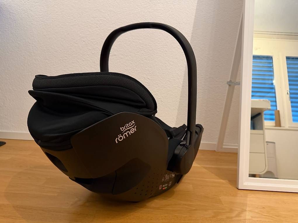 Seggiolini per auto: Britax Römer Baby-Safe Pro Babyschale - Unfallfrei – Usato da St. Gallen venduto da verkaufensg 3
