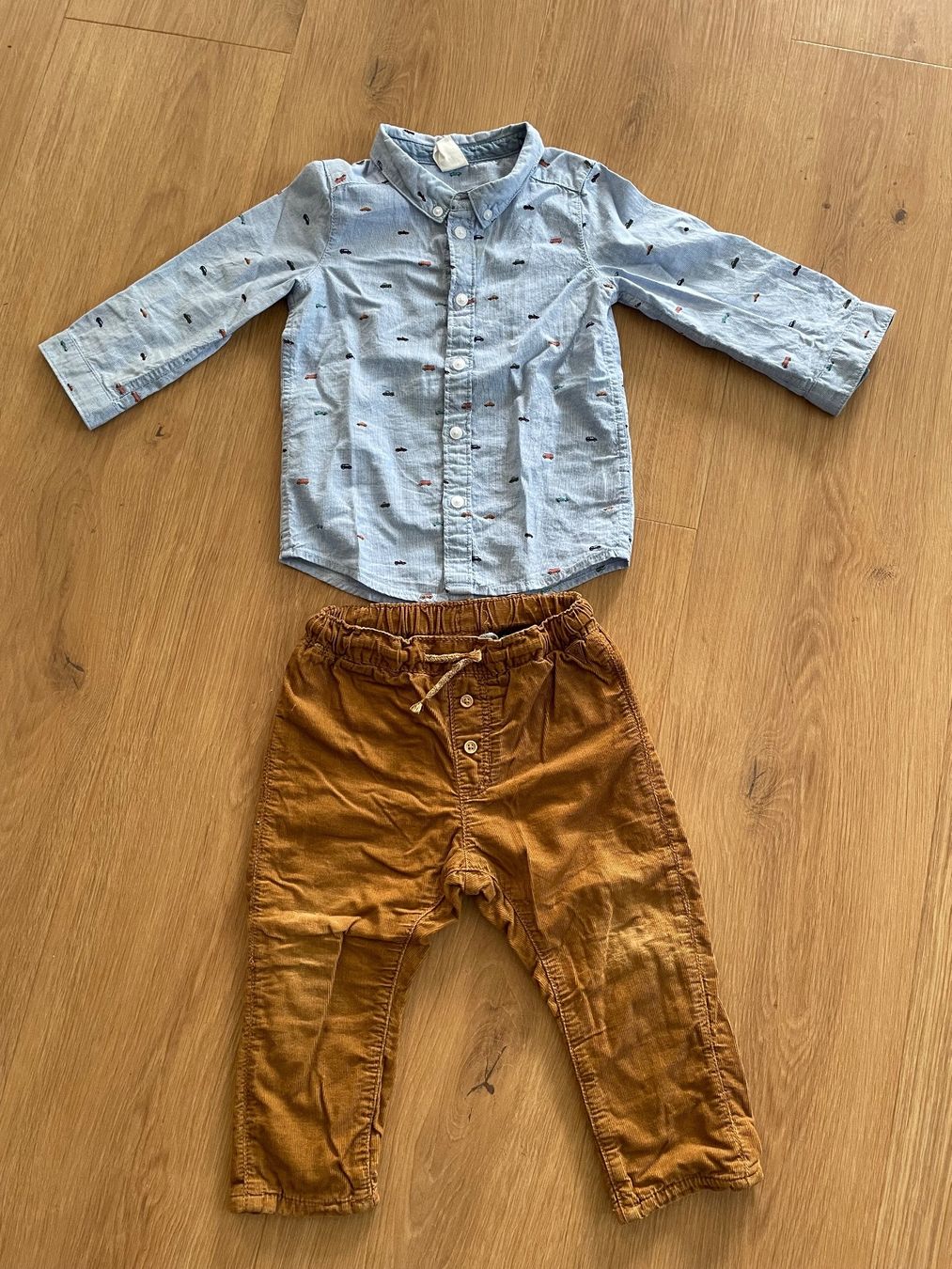 H&M Camicie, T-shirt & Polo: Festliches Set Hemd und Hose Gr.86 – Usato da Buchrain venduto da eule2109 1